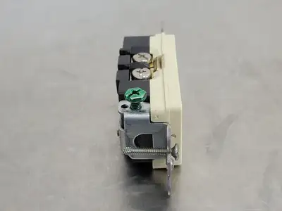 NEW HUBBELL HBL2162I