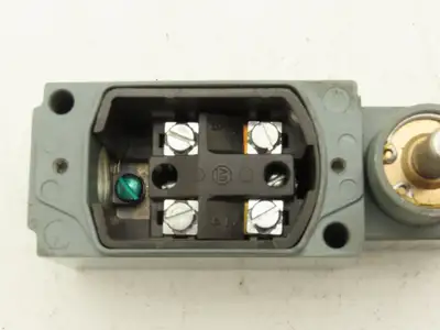 Allen Bradley 802T-AM Oiltight Limit Switch Enclosure Lever Type Operator Head