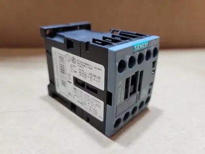 USED SIEMENS 3RH2122-1AV60