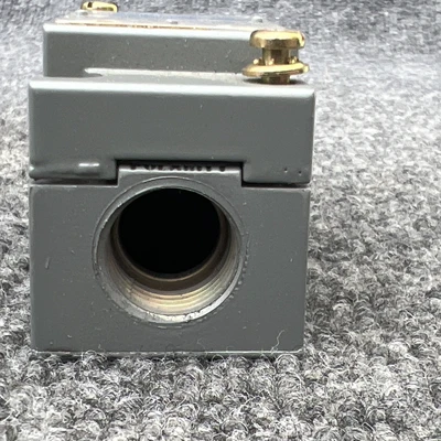 New | in-Stock Opcon 8891A-6501 Photoelectric Sensors California US | Davliegogo LLC #1705456