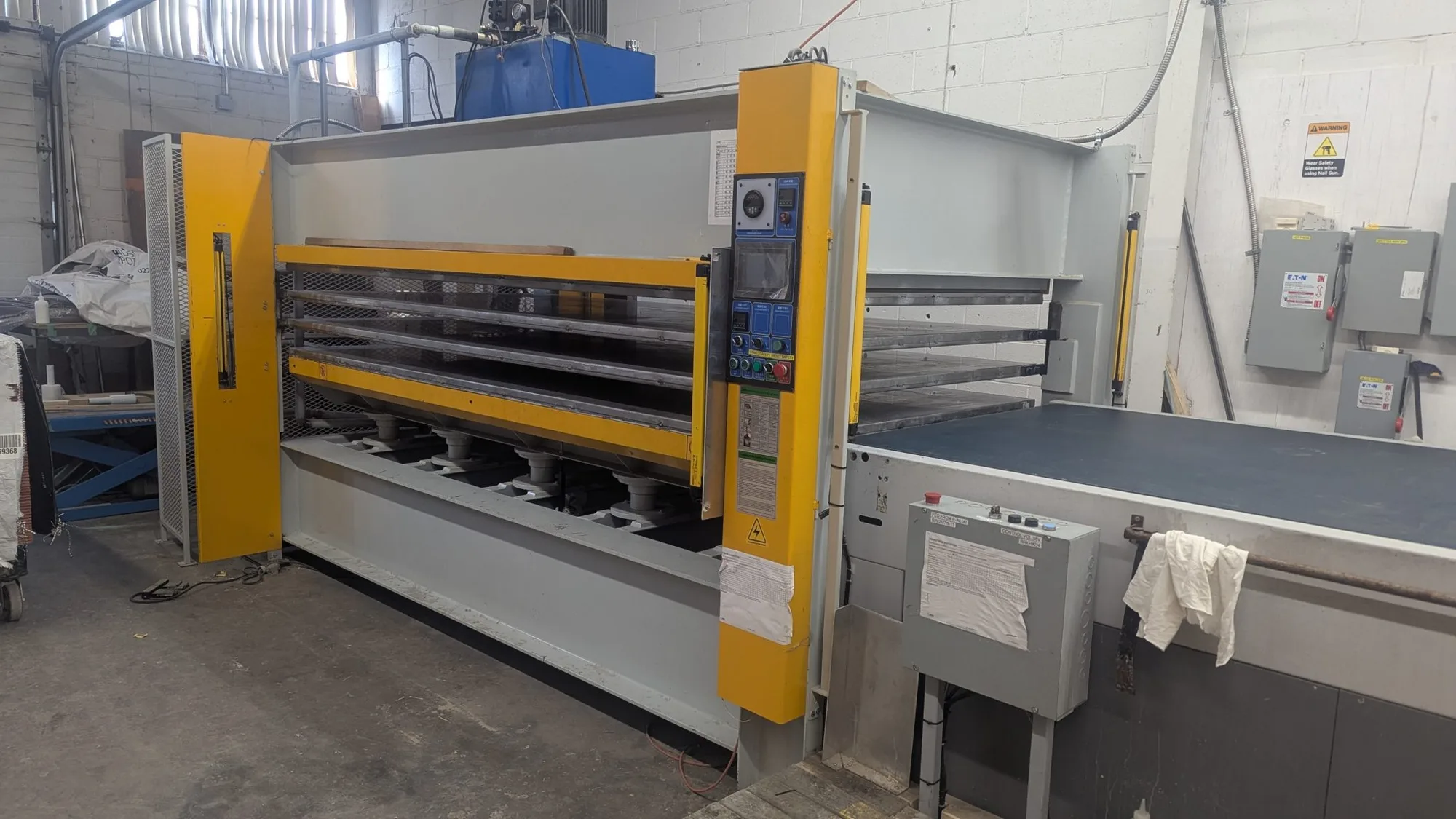 Used _UNKNOWN_ _UNKNOWN_ Laminating Presses British Columbia CA | Coast Machinery Group #878042