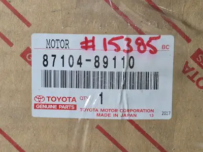 NEW TOYOTA GENUINE PARTS 87104-89110
