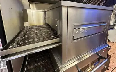 USED ZESTO CONVERYOR OVEN