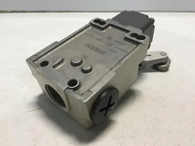 USED OMRON D4B-6C15N-SHI