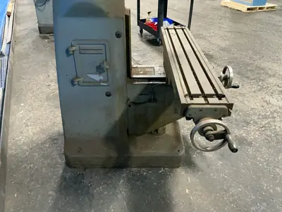 Used 1981 YEONG CHIN MACHINERY YC1 7/8VA Vertical Mills Ohio US | HGR 24 #1314130