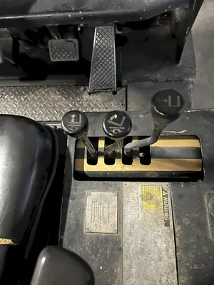 USED 1998 CATERPILLAR T125D