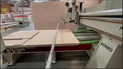 KOMO VR-508 MACH ONE 5′ x 8′ MOVING TABLE 3-AXIS CNC ROUTER