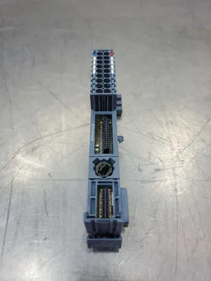 SIEMENS 1P 6ES7 193-6BP00-0BA0 BASEUNIT Module. 3D-21