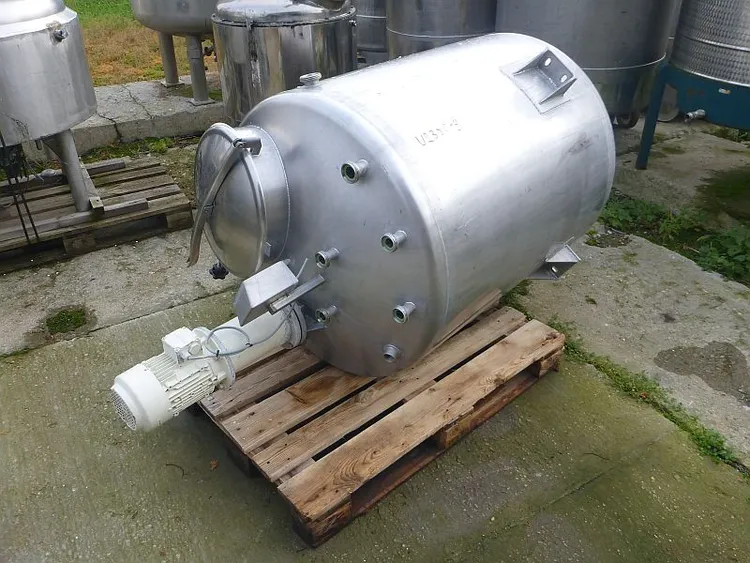 Used _UNKNOWN_ 750 Liters Stainless Steel Tanks PL | Perry Equipment #121632