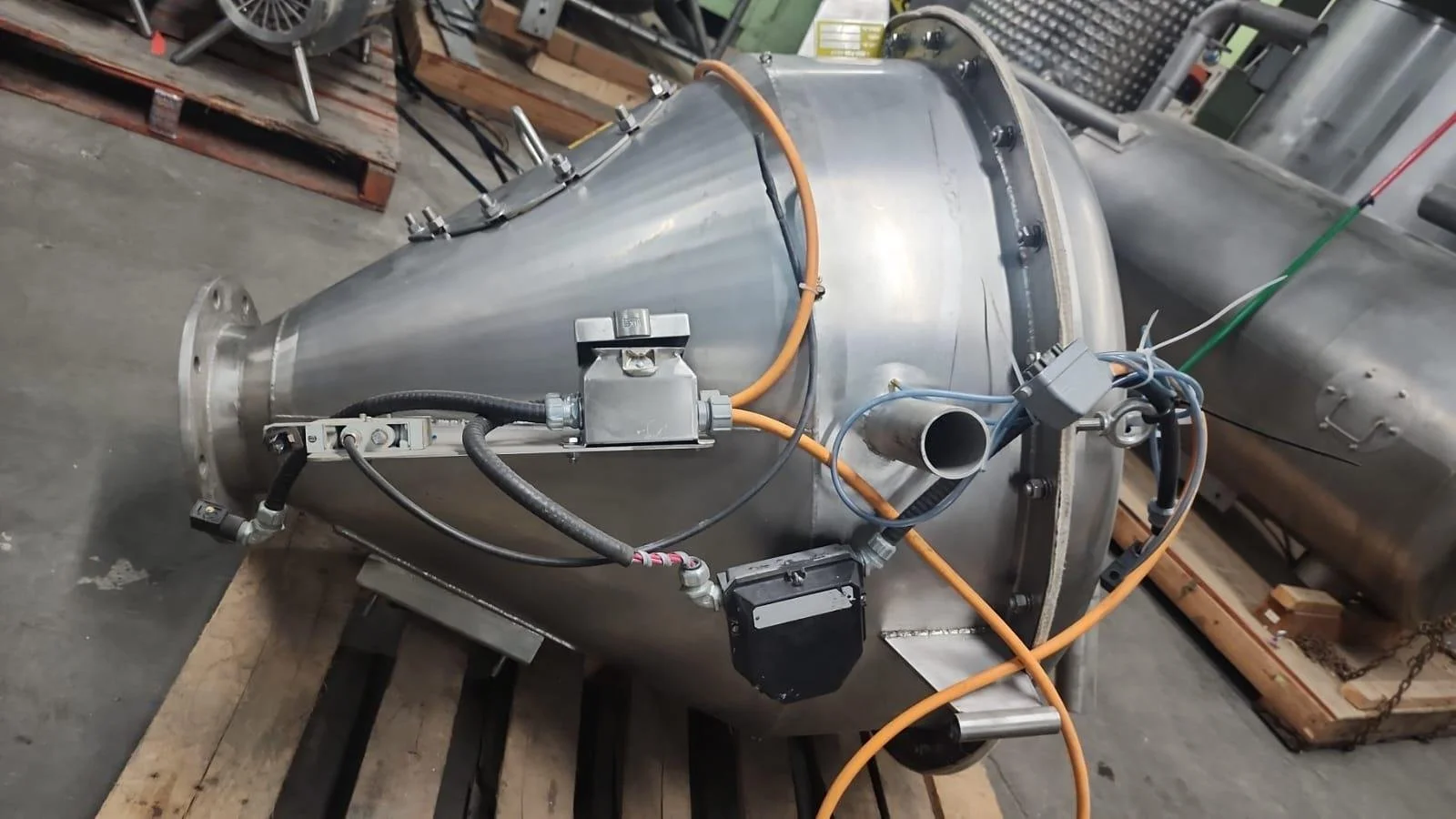Membrane Hopper Model HM-42  700 Lit Capacity # 1082