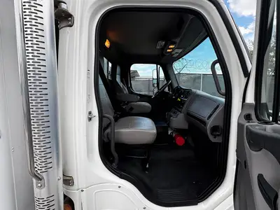 Used 2019 FREIGHTLINER M2 106 Tractors & Trailers Florida US | Truck and Van Outlet #1506258
