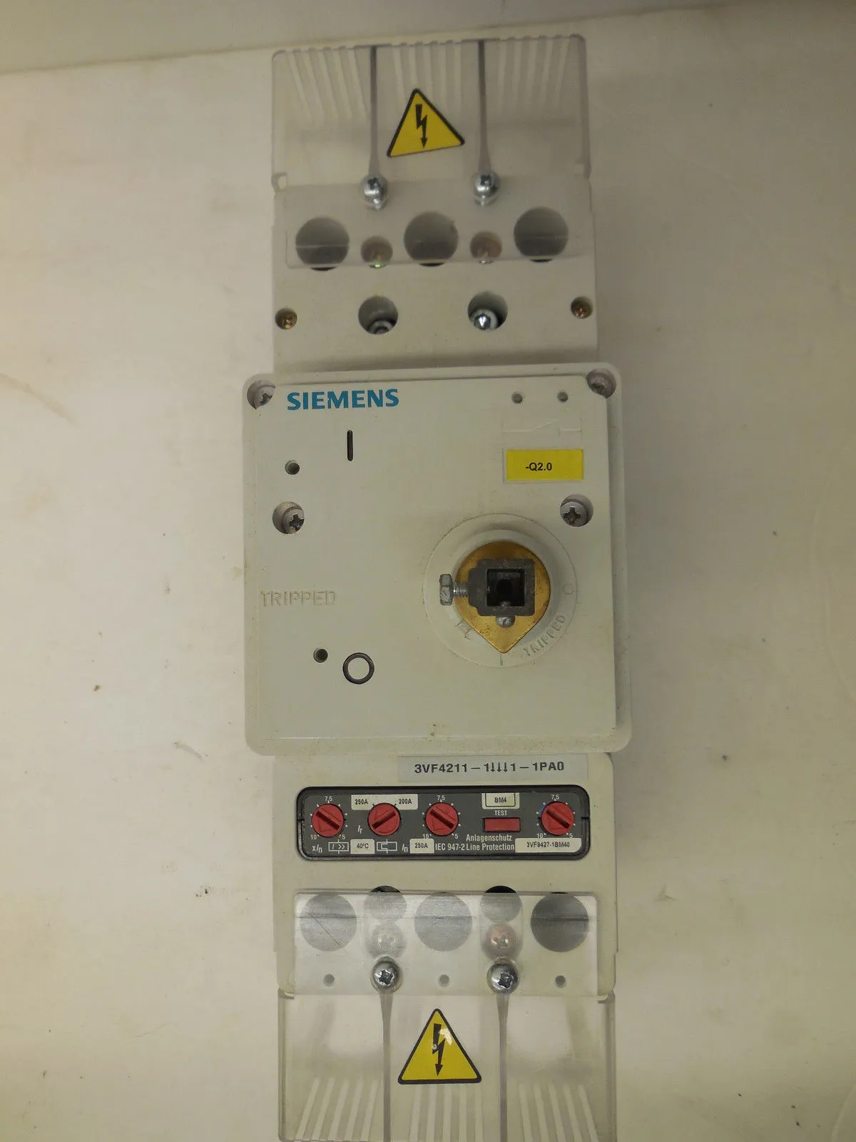 USED SIEMENS 3VF4211-1BM41-1PA0 CIRCUIT BREAKER 3VF42111BM411PA0