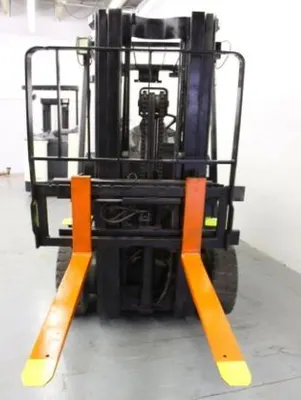 USED 1995 CLARK CGP25