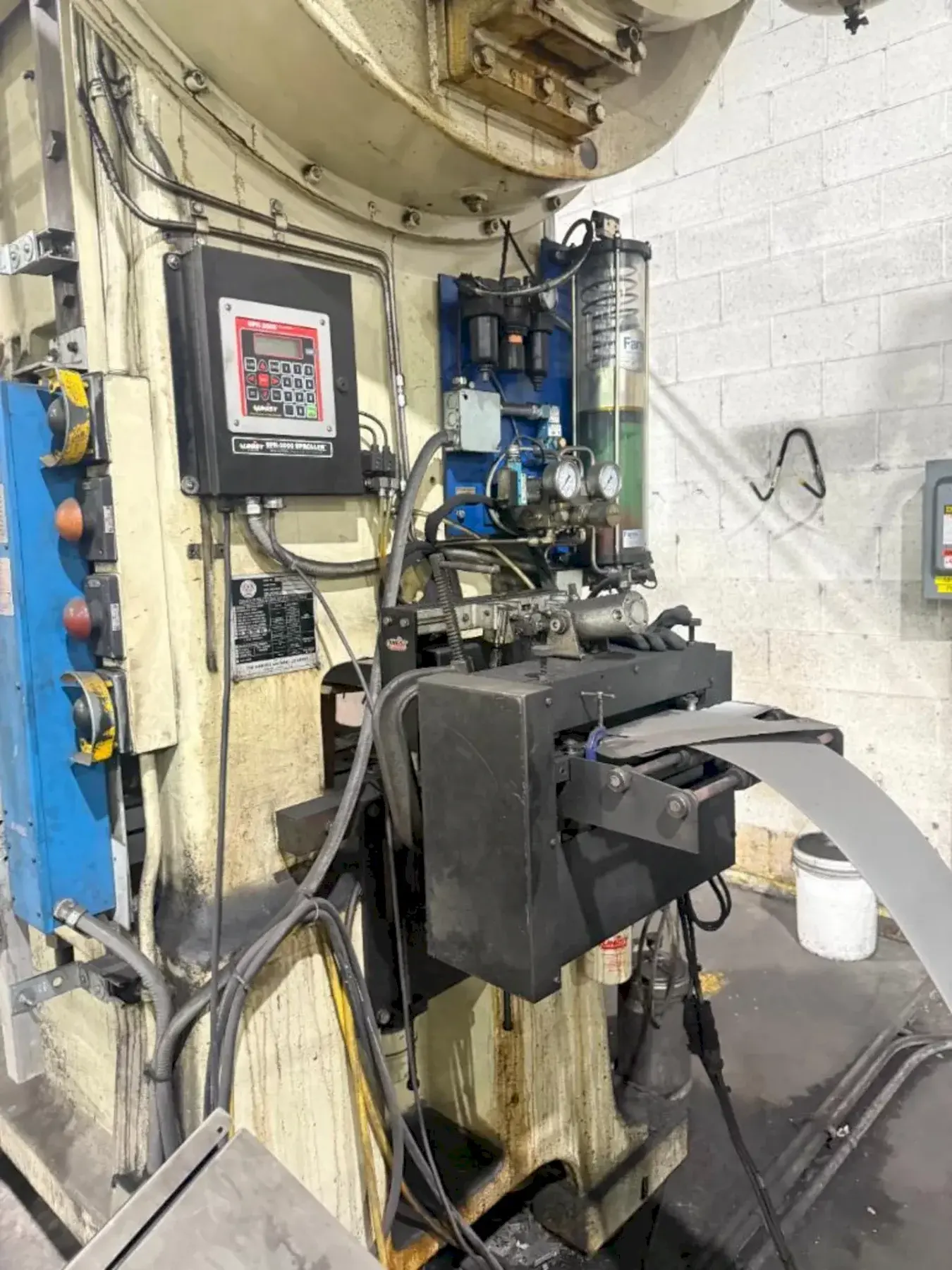 12" DURANT MODEL #MP-12APR SERVO FEED W/ QUARTECH 2800 CONTROLLER: YOBRO #25091