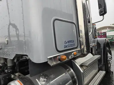 USED 2023 FREIGHTLINER CORONADO 122 SD