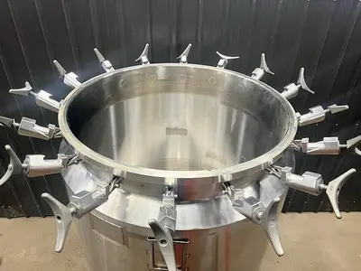 Used 250 Gallon Tank (Reactor), 316 Stainless Steel, Full Vacuum, With Agitator