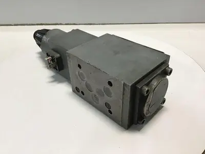 USED MANNESMANN REXROTH 4WRE10EA641224Z4M468