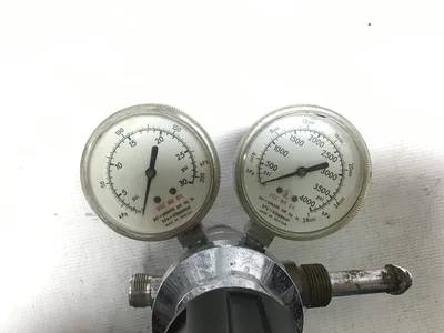 CONCOA 212 1351 Dual-Gauge Pressure Gas Regulator 30PSI 200kPa & 4000PSI 28000kPa