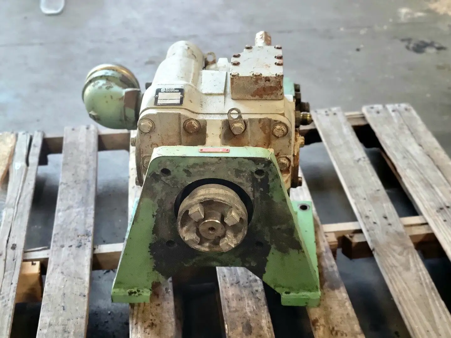 USED SAUER DANFOSS 24-7020 CW