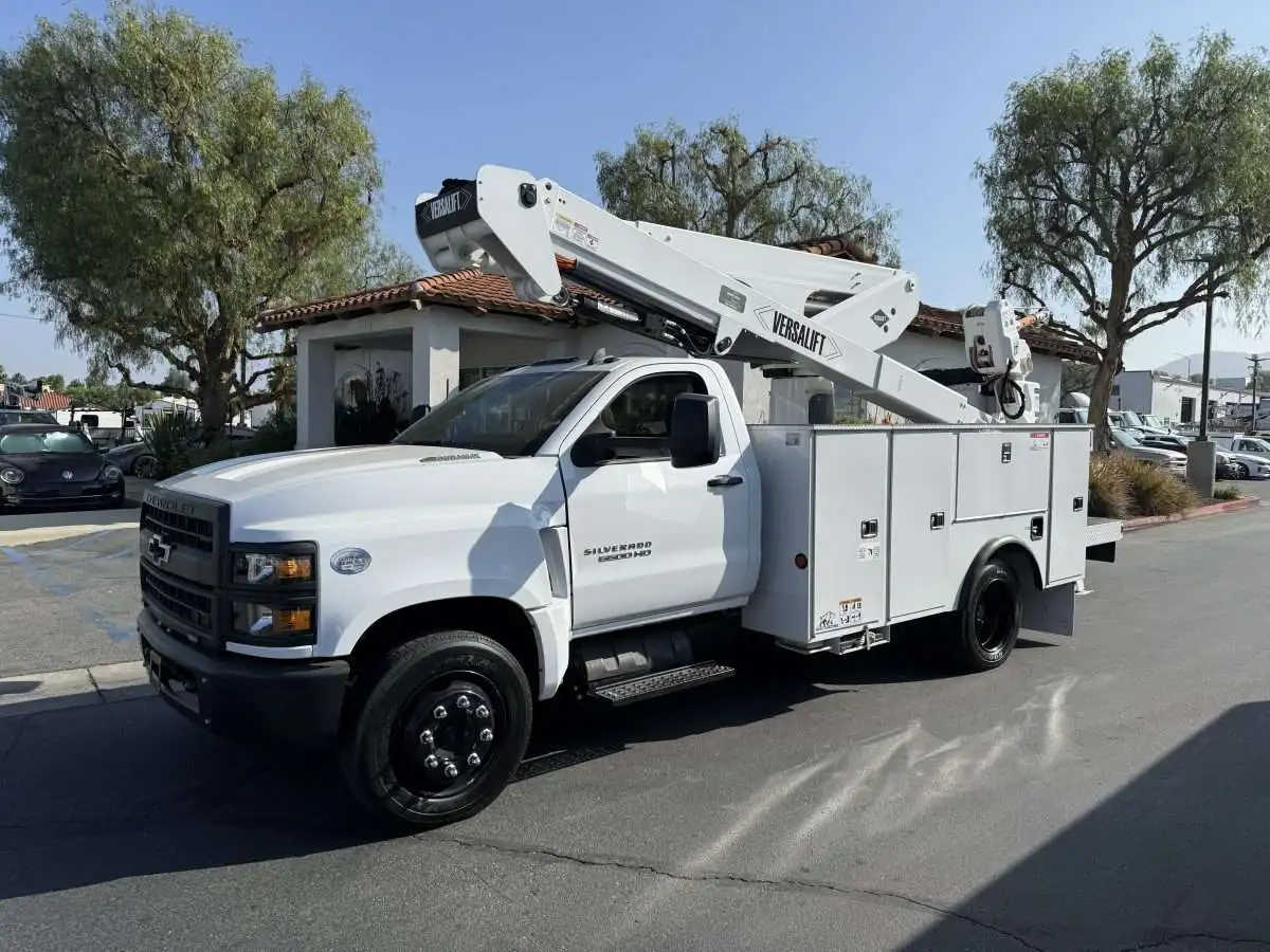 New | in-Stock 2023 CHEVY 5500 Bucket (boom) trucks California US | Commerce Truck Equipment Sales #1548785