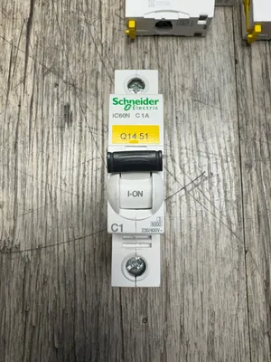 SCHNEIDER A9F74101 Electrical/PLC/Automation | ESS Industrial Equipment Sales (8)