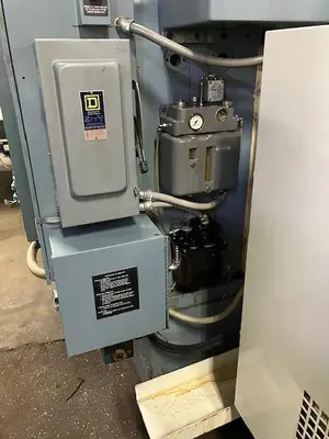 USED 1990 FADAL VM40