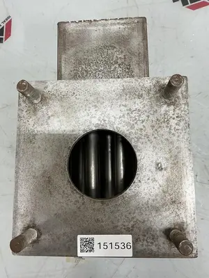 USED METAL FABRICATOR NO MODEL NUMBER / NO TAG