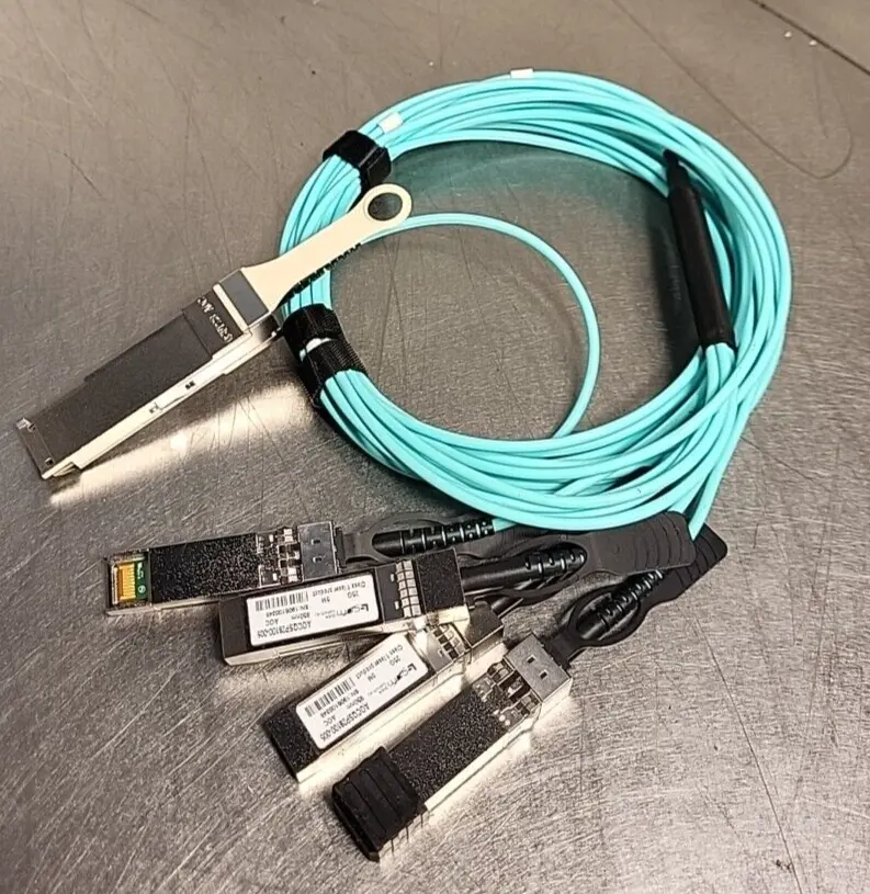 Active Optical Cable QSFP+ 40Gbps, 30 meters, MSA Compat. AOCQP40-030 (BIN461)
