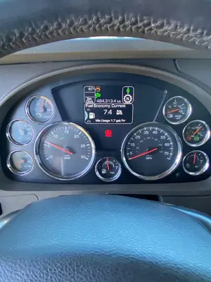 USED 2019 KENWORTH T880