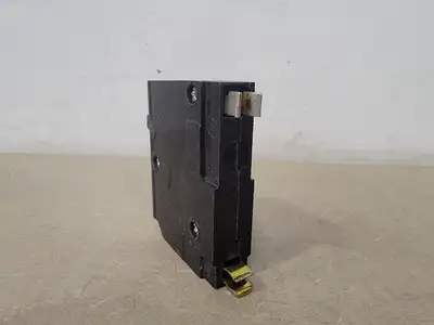 30 Amp, 1 Pole, 120/240 volts Circuit Breaker