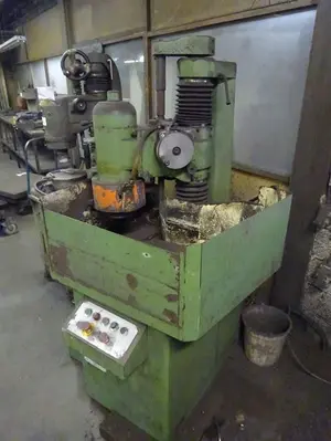 USED VAM 400R/V PUNCH/TOOL GRINDER