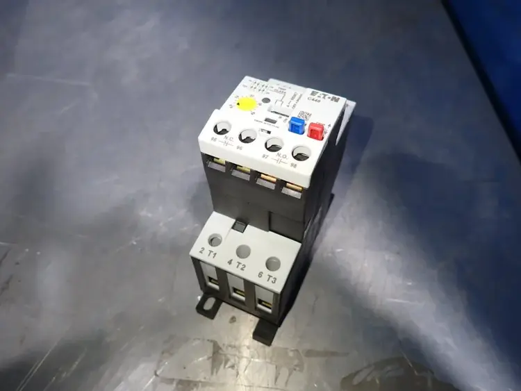 Used EATON C440A1A045SAX Relays & Switches | HGR 24 #739654