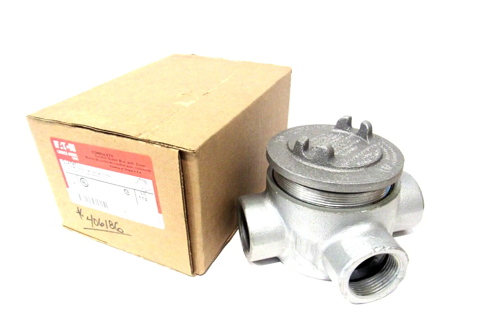 NEW EATON CROUSE HINDS GUAT47 OUTLET BOX 1-1/4"