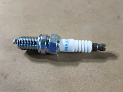 NEW NGK DCPR6E