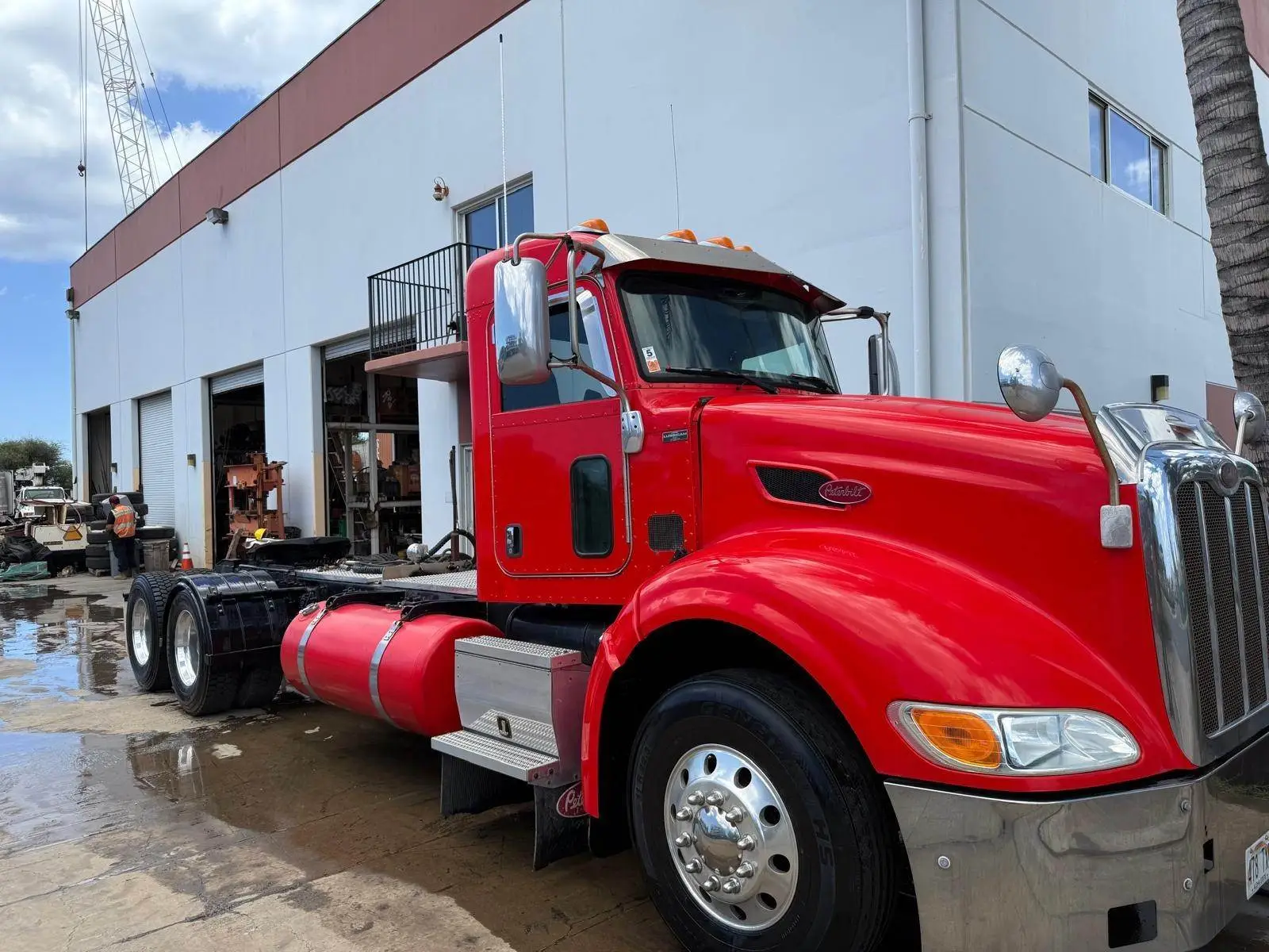 USED 2014 PETERBILT 386