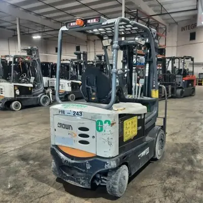 USED 2021 CROWN FC5225-50