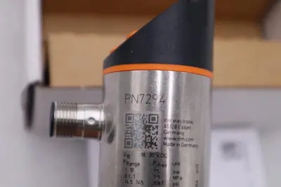 Surplus New IFM PN7294 Pressure sensor with display STOCK H812A