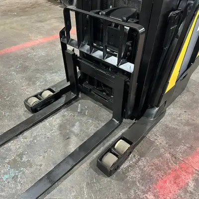 Used 2022 Yale NR045EC Reach Trucks New York US | United Lift #1518218