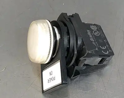 Allen Bradley 800F-N5W/A White Push Button Loc4E4