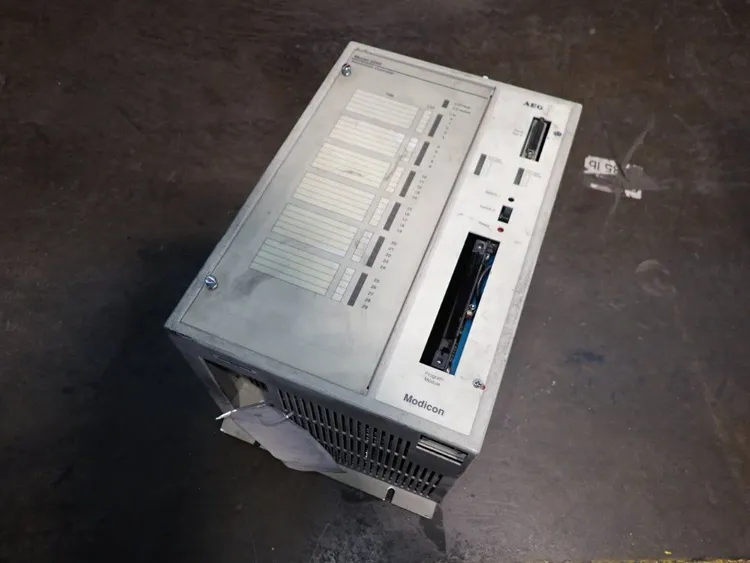 Used MODICON 3240 Electrical Controls | HGR 24 #747755