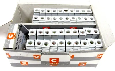 NEW BOX OF 20EA BUCHANAN BC25/25 TERMINAL BLOCKS BC2525 630655