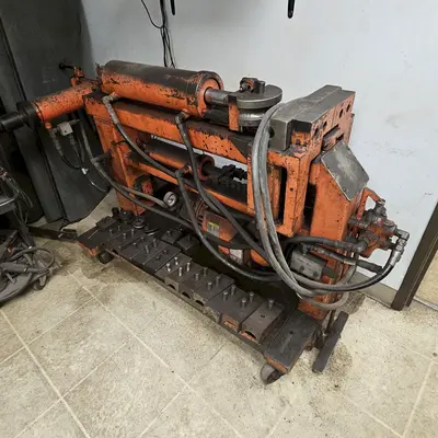HYDRAULIC TUBE & PIPE BENDER W/ TOOLING. STOCK # 0560625.