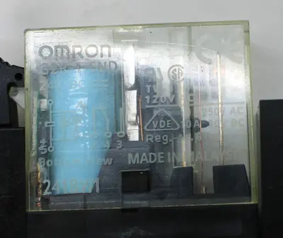 USED ALLEN BRADLEY 700-HN 121
