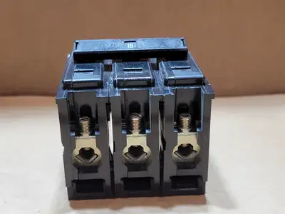USED EATON CUTLER-HAMMER BAB3015H