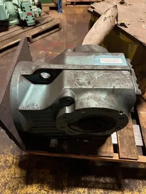 Used SEW-EURODRIVE KH97TLP284-KS Gearboxes | Surplus Asset Holdings #1203827
