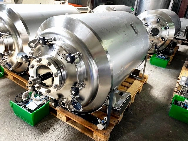 Used 2011 SCHWARTE-MILFOR 830 Litre Stainless Steel Tanks PL | Perry Equipment #121764