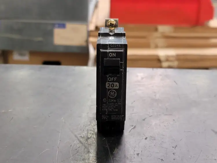 Used GENERAL ELECTRIC THHQB120 Switchgears British Columbia CA | Lenmark #241541