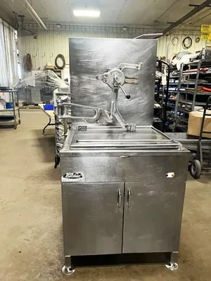 BELSHAW ADAMATIC 724 CG Donut Fryer System | Harvest Equipment and Fabrication Inc (2)