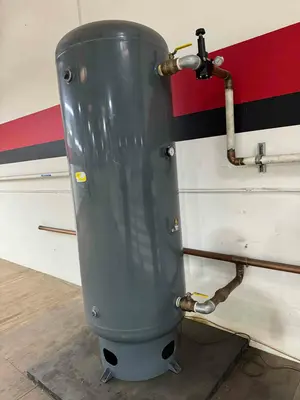 USED 2008 CHICAGO PNEUMATIC CPC-40