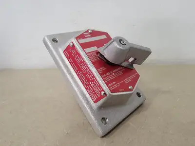 New | in-Stock CROUSE-HINDS DSD SR30320 SX178 Switchgears British Columbia CA | Lenmark #238617